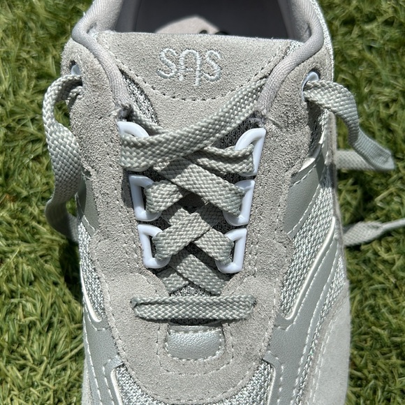 Like New SAS Women’s Tour Mesh Lace Up Sneaker, Size 6.5 WW, Dust Color - Picture 12 of 12